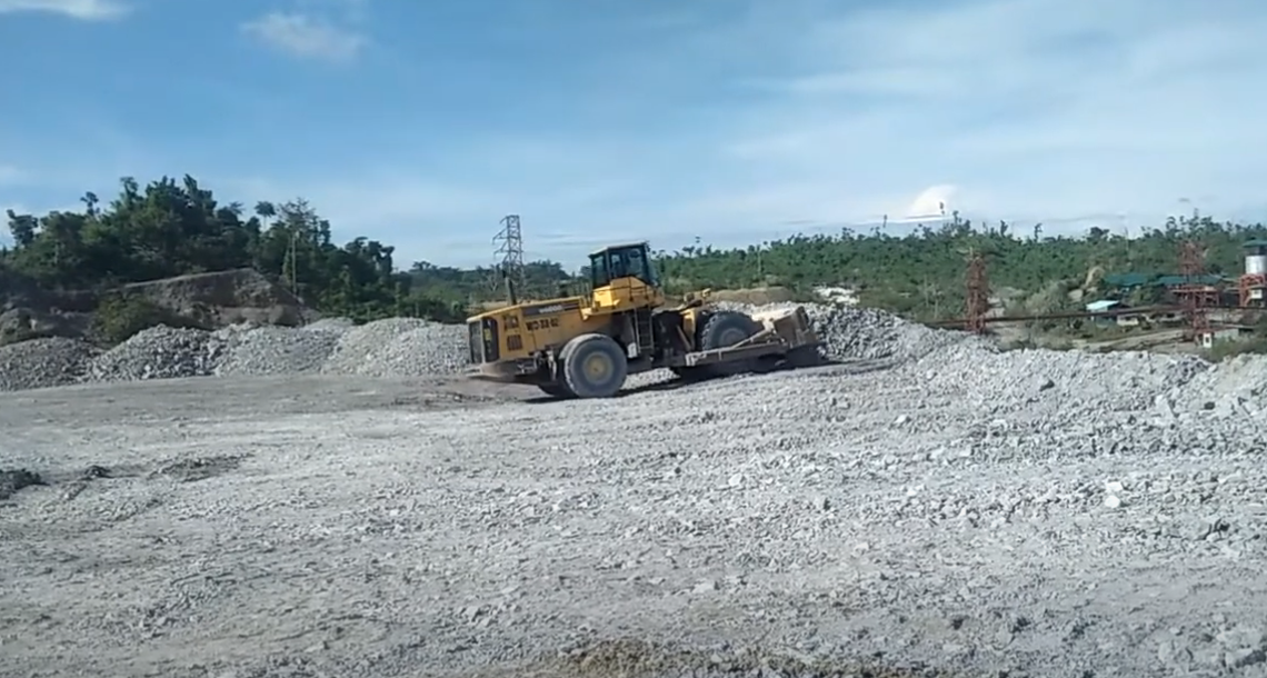 бульдозер Komatsu WD600-6